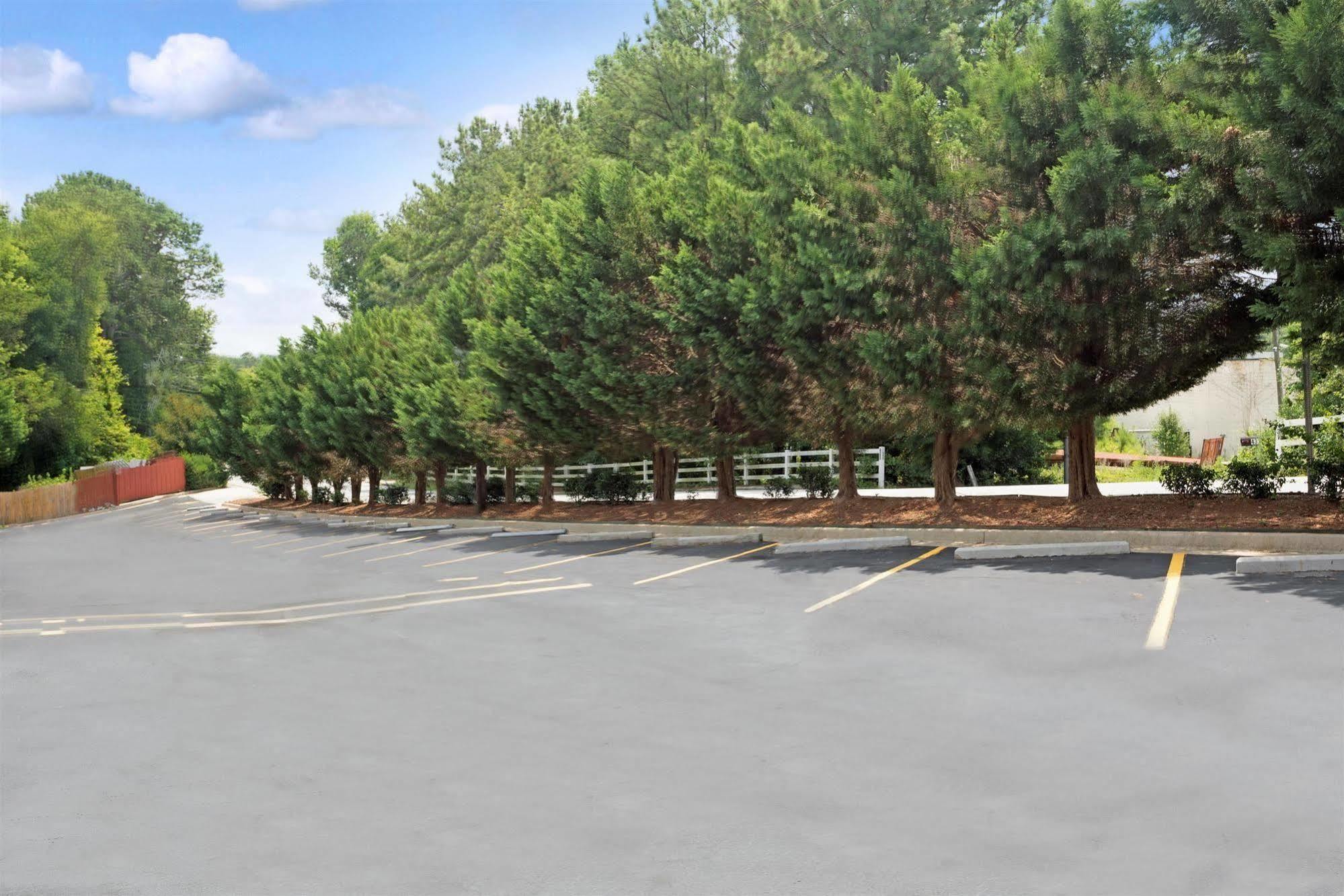 Super 8 By Wyndham Forest Park Exterior foto